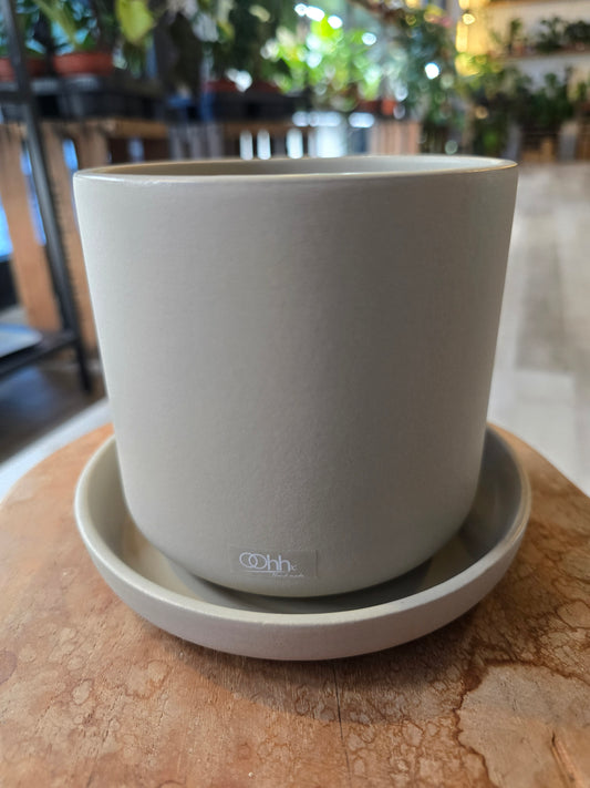 Anna Pot with Saucer - Oohh Ceramic Collection